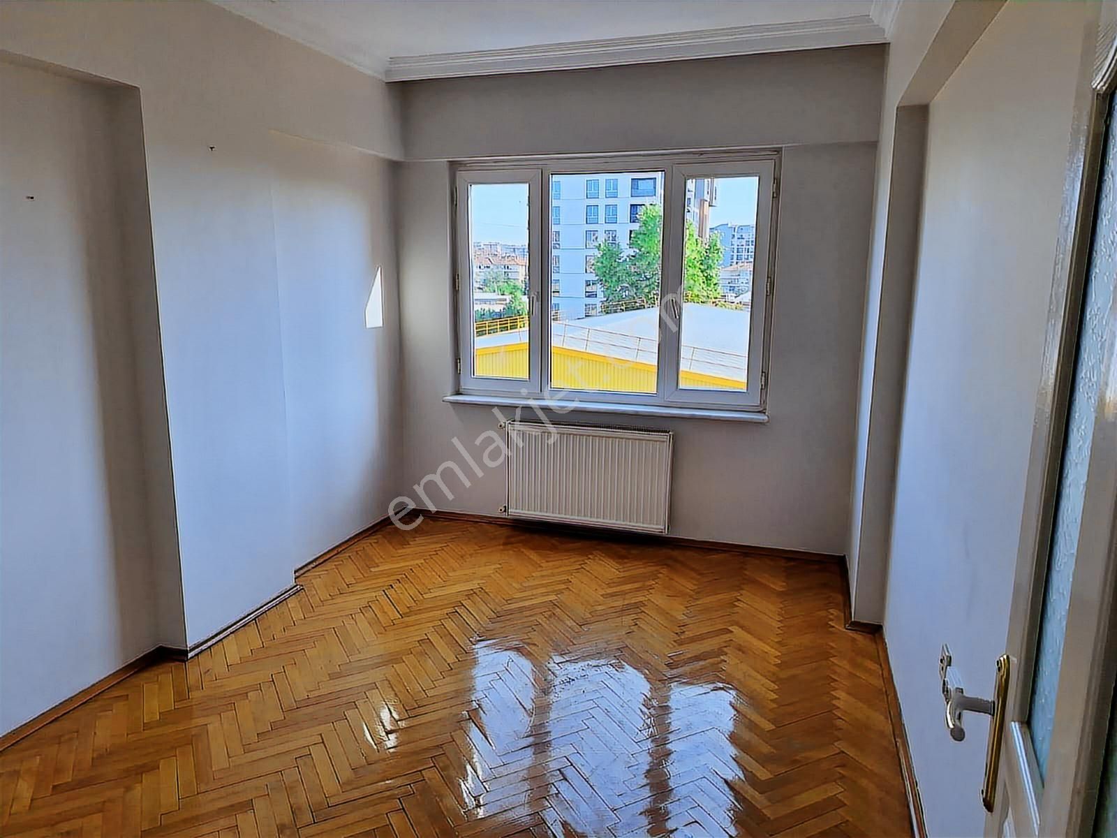 Esen'den Barbaros Cadesinde Doğu Cephe Site İçi Kiralık Daire - Görsel 7