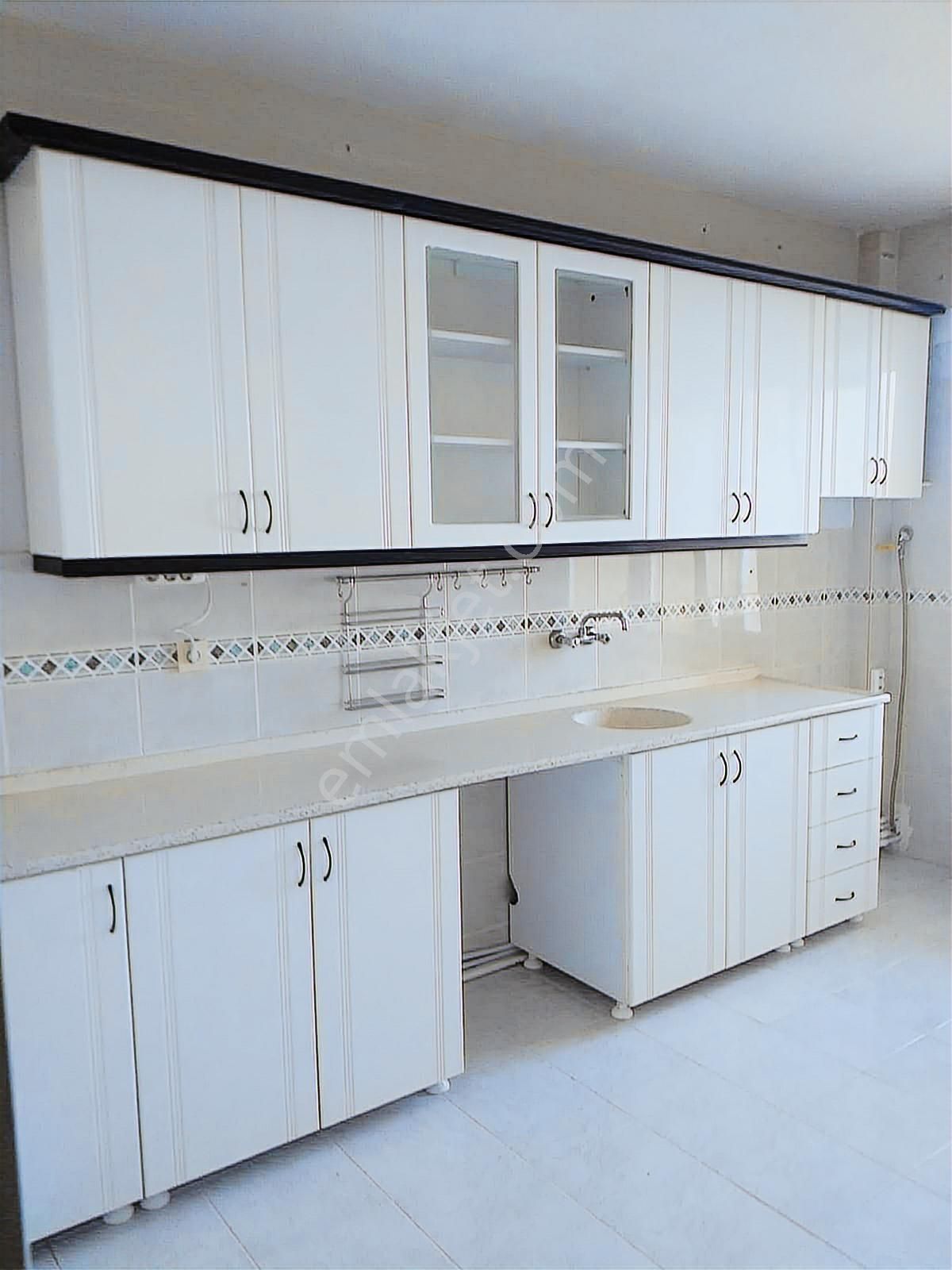 Esen'den Barbaros Cadesinde Doğu Cephe Site İçi Kiralık Daire - Görsel 18