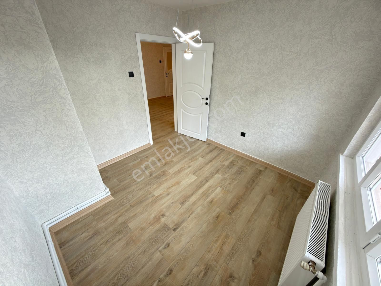 Kariyerden A.eğlence Göbekde Ara Katta Ultra Lüks Yapılı 3+1 Daire - Görsel 6