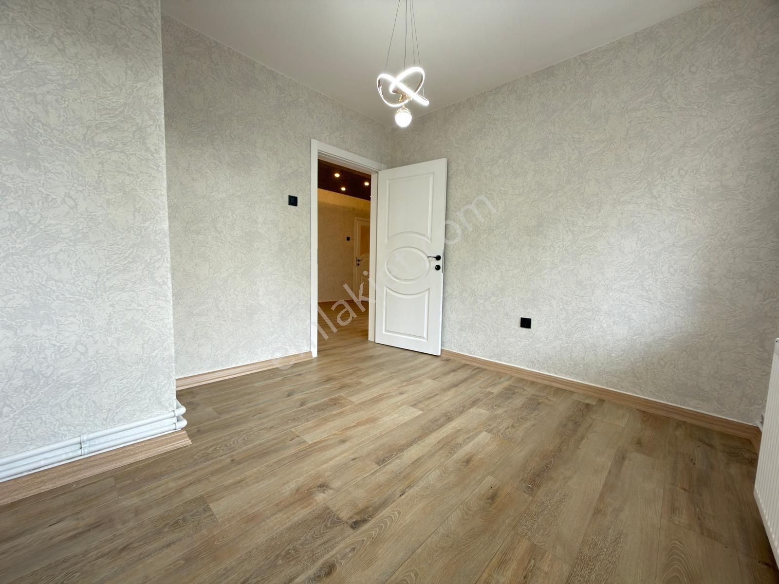 Kariyerden A.eğlence Göbekde Ara Katta Ultra Lüks Yapılı 3+1 Daire - Görsel 17