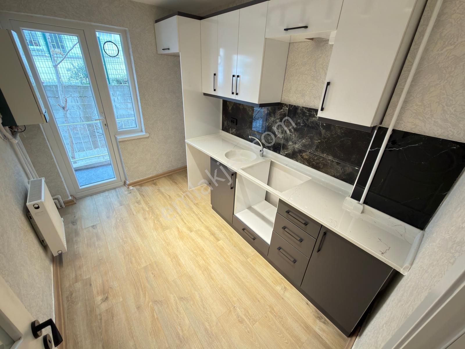 Kariyerden A.eğlence Göbekde Ara Katta Ultra Lüks Yapılı 3+1 Daire - Görsel 8