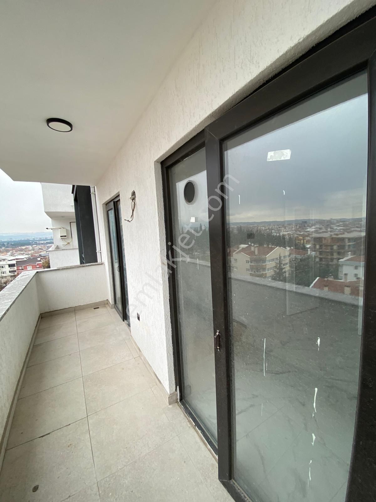 Esen'den Yüzme Havuzlu Sitede Dubleks Kiralık Daire - Görsel 2