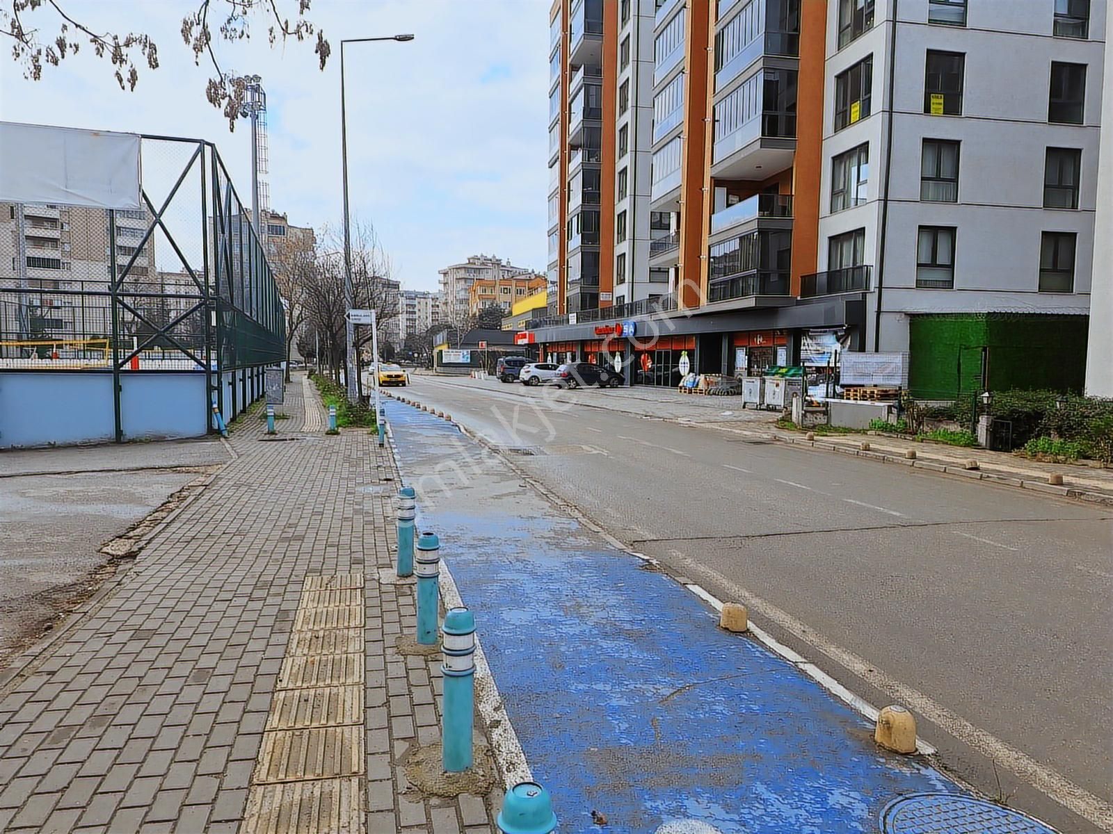 Esen'den Agora Çarşısı Yanında Kiralık Dükkan - Görsel 17