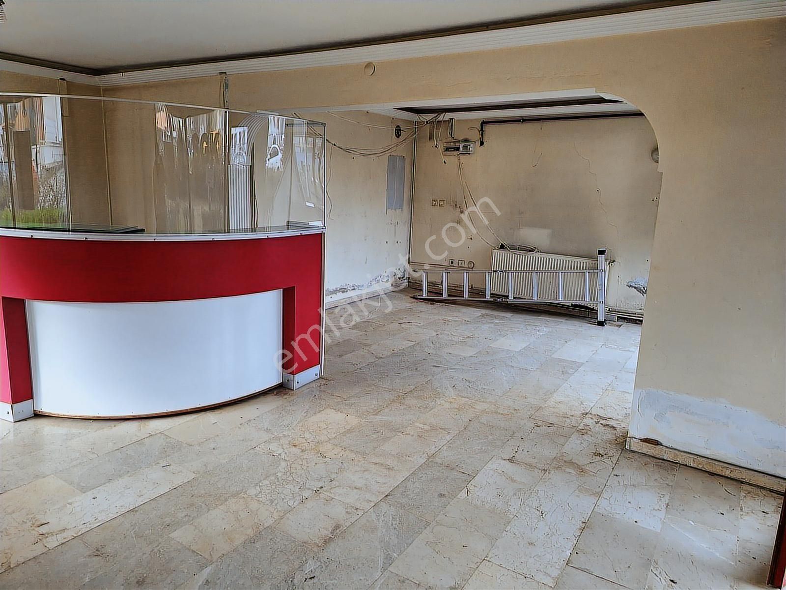 Esen'den Agora Çarşısı Yanında Kiralık Dükkan - Görsel 23