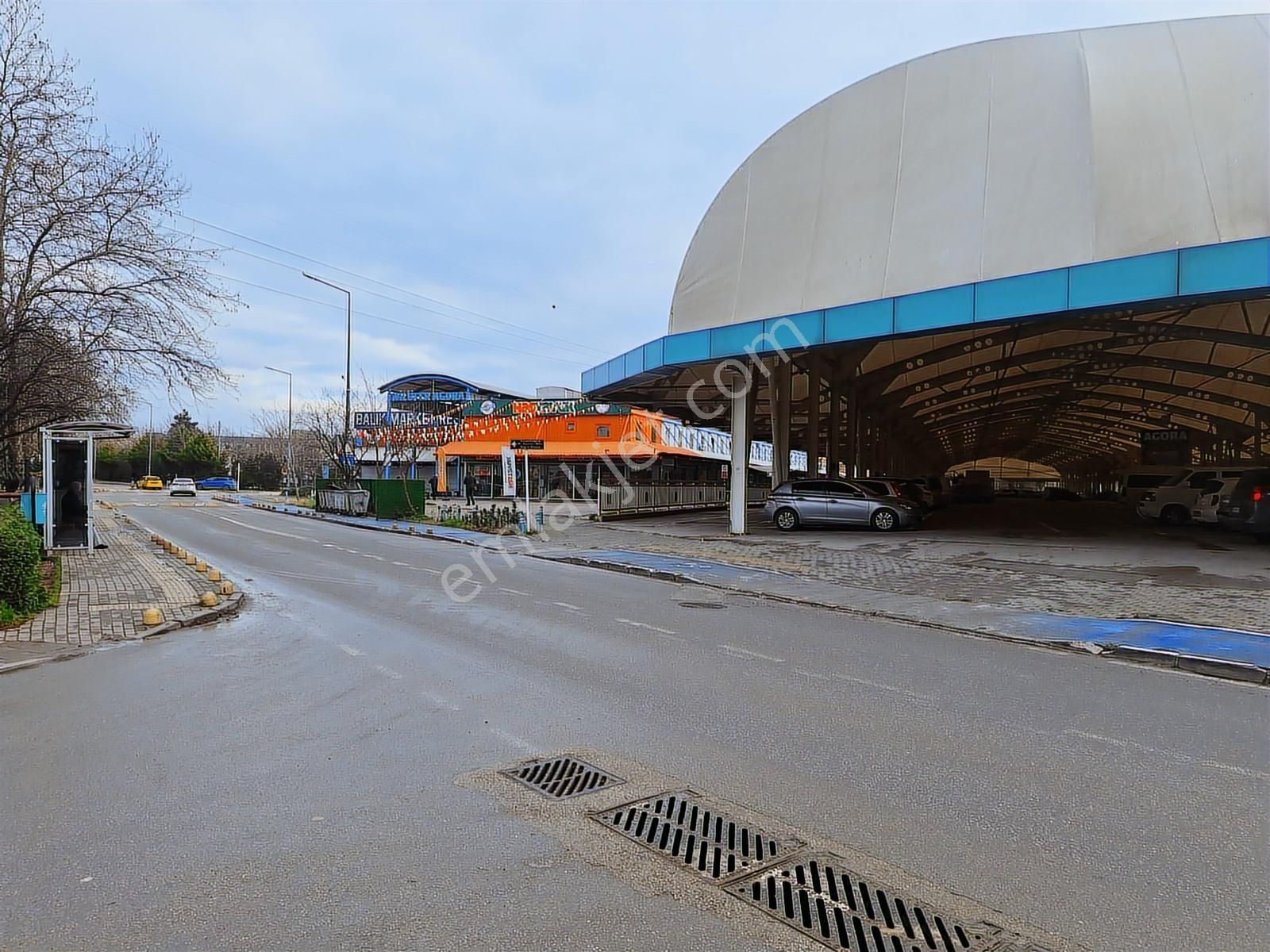 Esen'den Agora Çarşısı Yanında Kiralık Dükkan - Görsel 4