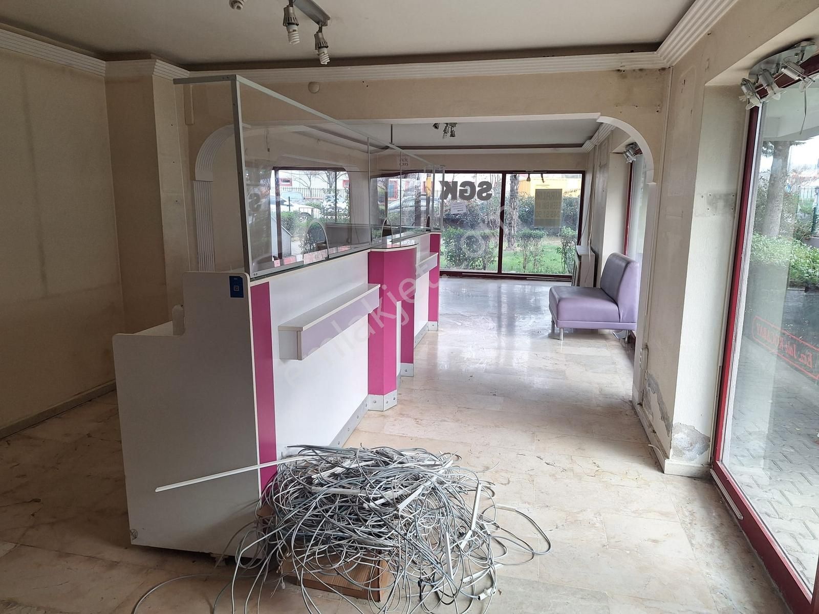 Esen'den Agora Çarşısı Yanında Kiralık Dükkan - Görsel 20