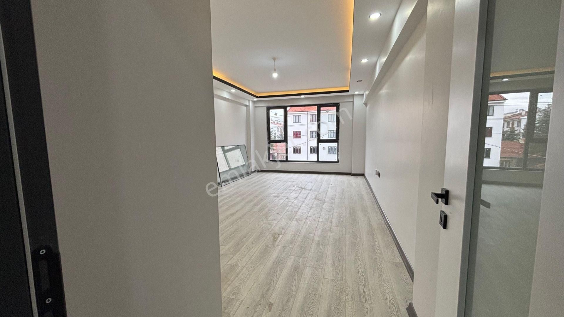 Recep Ümit Emlaktan Tombakzade Yakını Özel Garajlı 3+1 Daire Nüt8 - Görsel 4