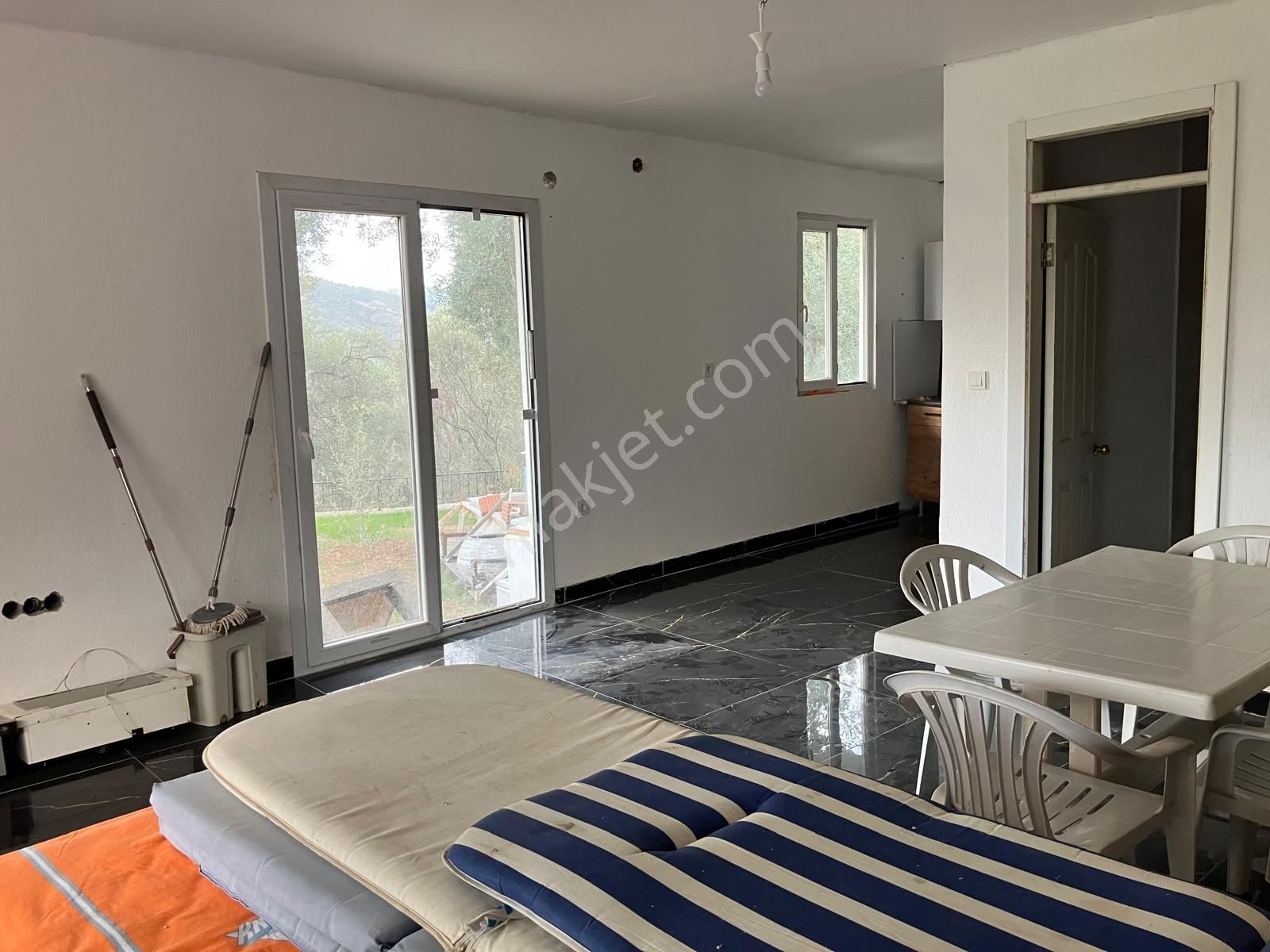 Milas Kuzyakada Müstakil Bahçeli Satılık Villa - Görsel 11