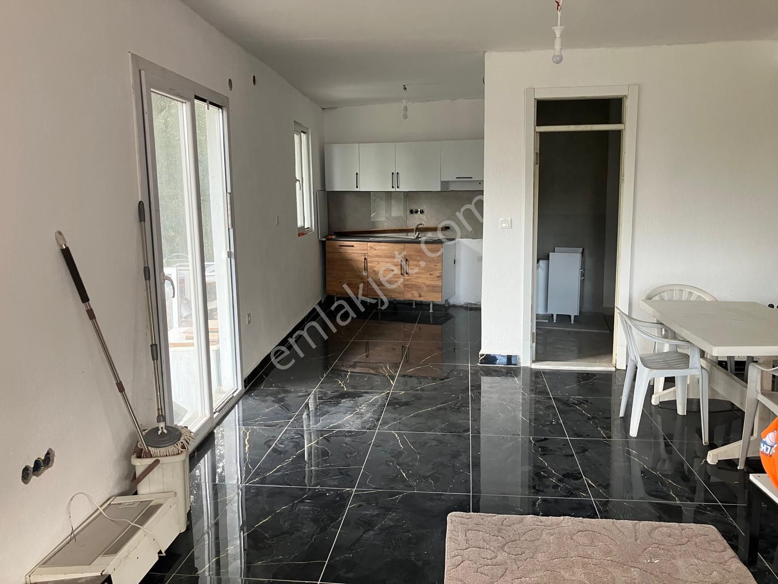 Milas Kuzyakada Müstakil Bahçeli Satılık Villa - Görsel 13