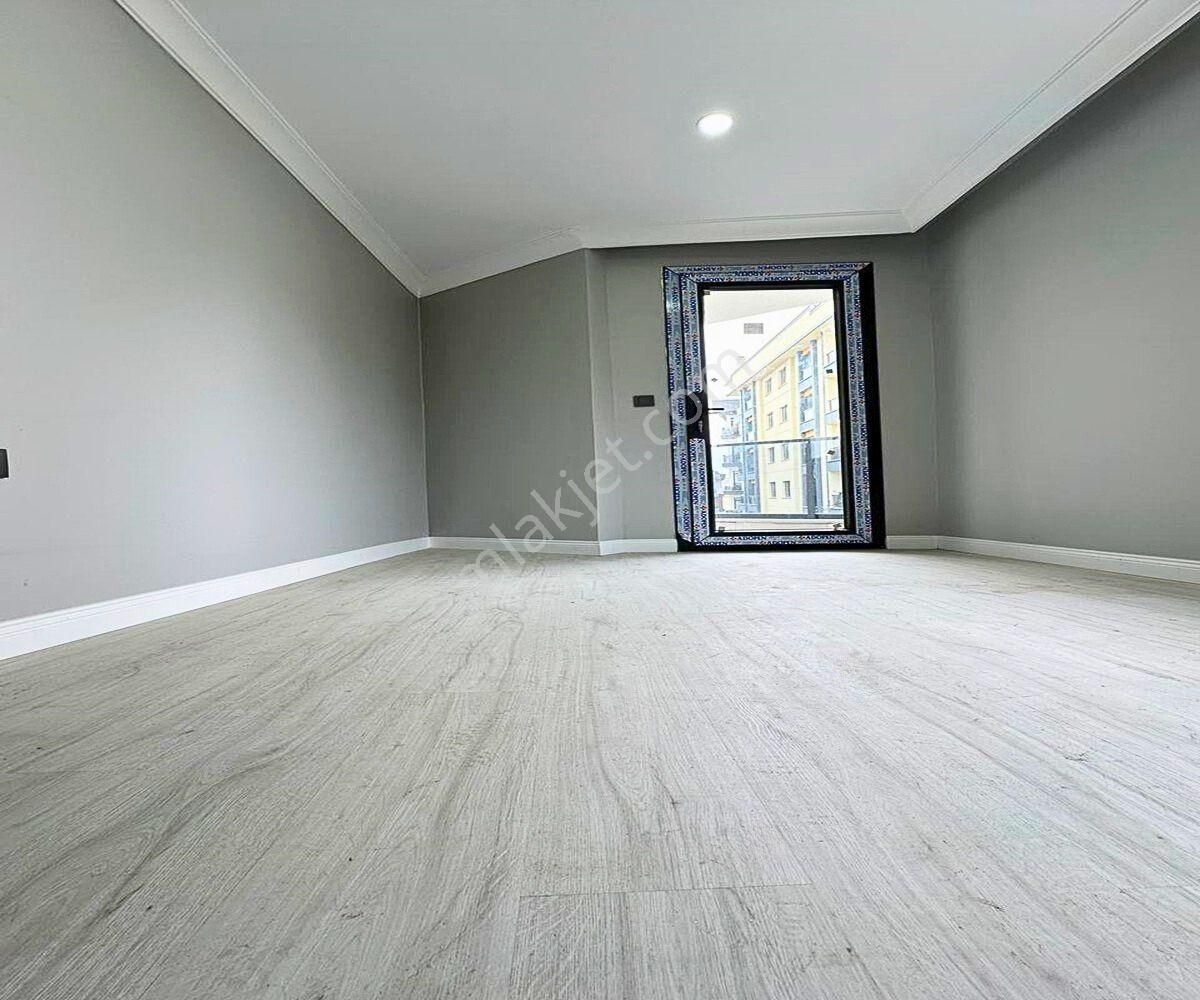 Güzel City'den Merkezi Konumda Köşe Başı+balkonlu+ön Cephe 2+1! - Görsel 11