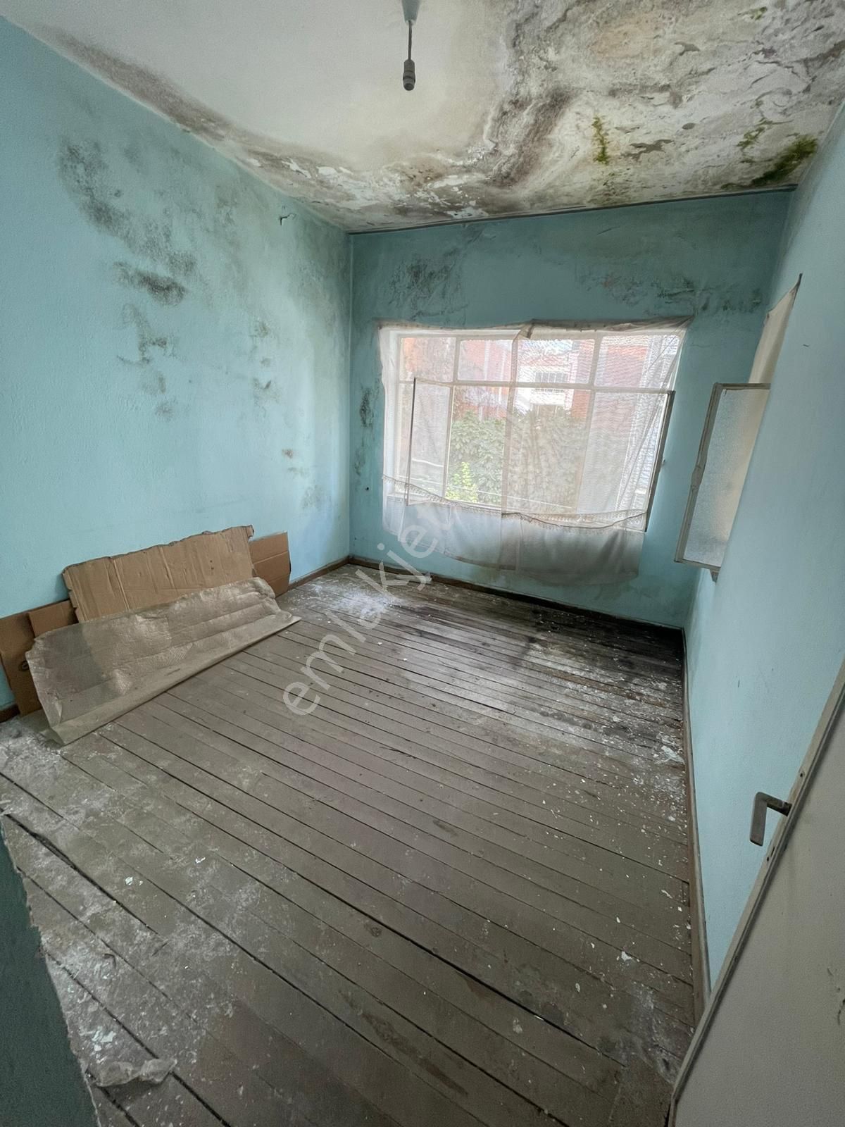 Aydın Nazilli Cumhuriyet Mahallesinde Satılık 2 Katlı Binanın 2. Katı - Görsel 6