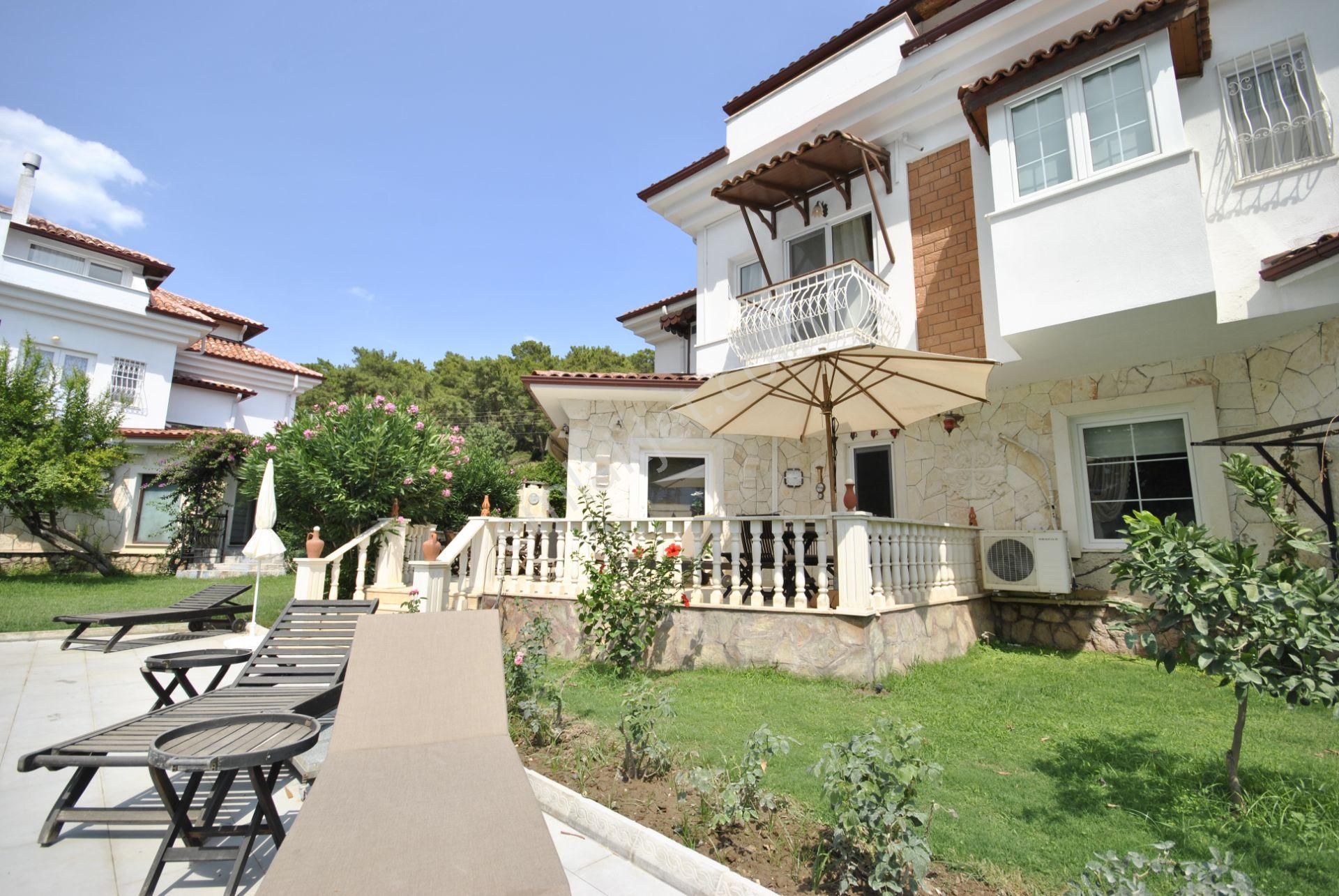 Kemer Kiriş'te Muhteşem Dağ Manzaralı Satılık Tripleks Villa - Görsel 2