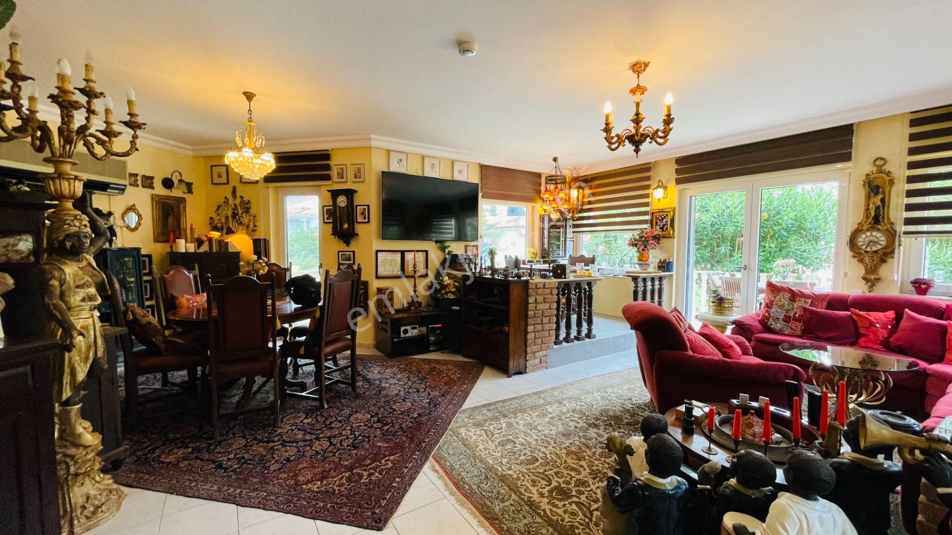 Kemer Kiriş'te Muhteşem Dağ Manzaralı Satılık Tripleks Villa - Görsel 9