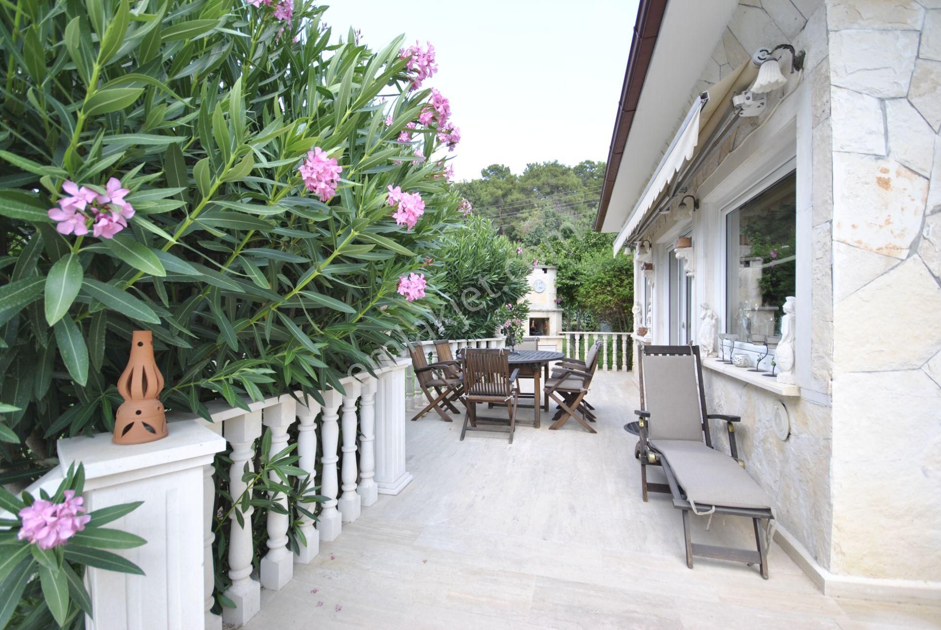 Kemer Kiriş'te Muhteşem Dağ Manzaralı Satılık Tripleks Villa - Görsel 6