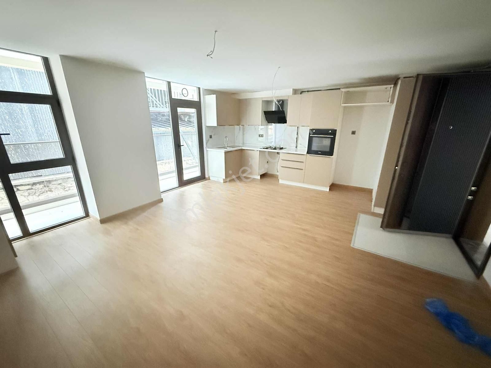 Çankaya Gop Nenehatun Caddesi Yeni Binada 1+1 Ofis İsyeri