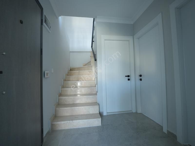 C21 Cius; Umurbeyde Körfez Manzaralı 3+1 Dubleks Kiralık - Görsel 10