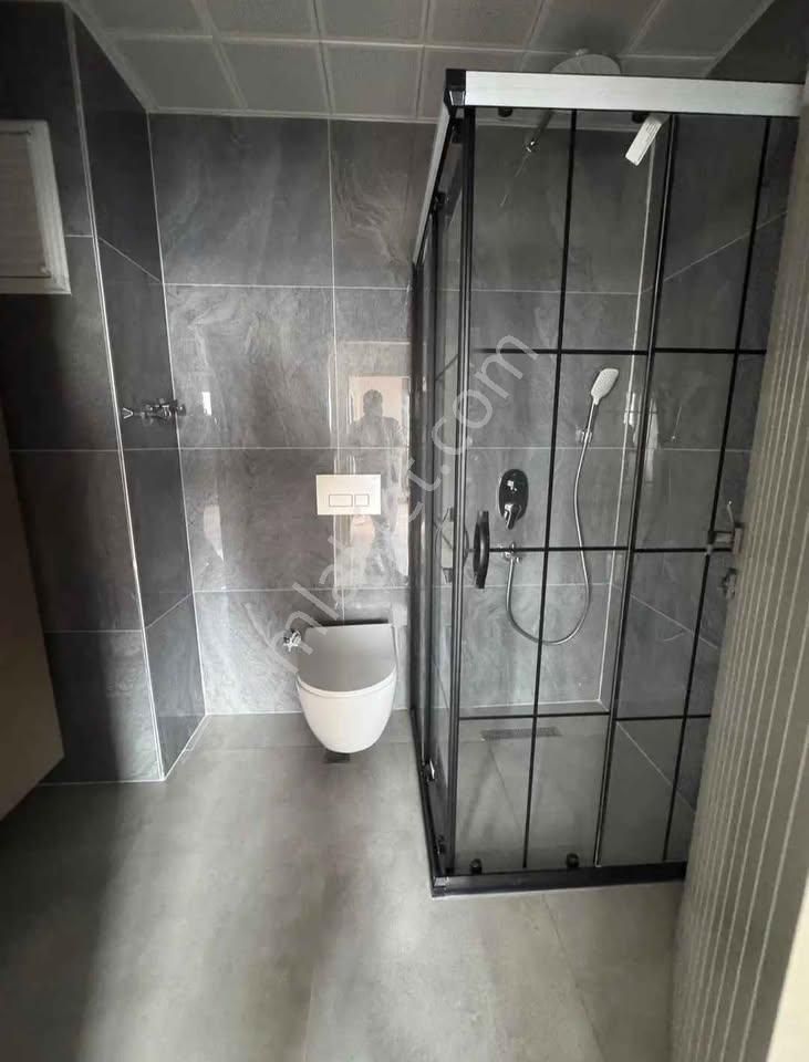 Metrobüse Yakın Oturuma Hazır İskanlı 2+1 Fırsat Dairemiz - Görsel 3