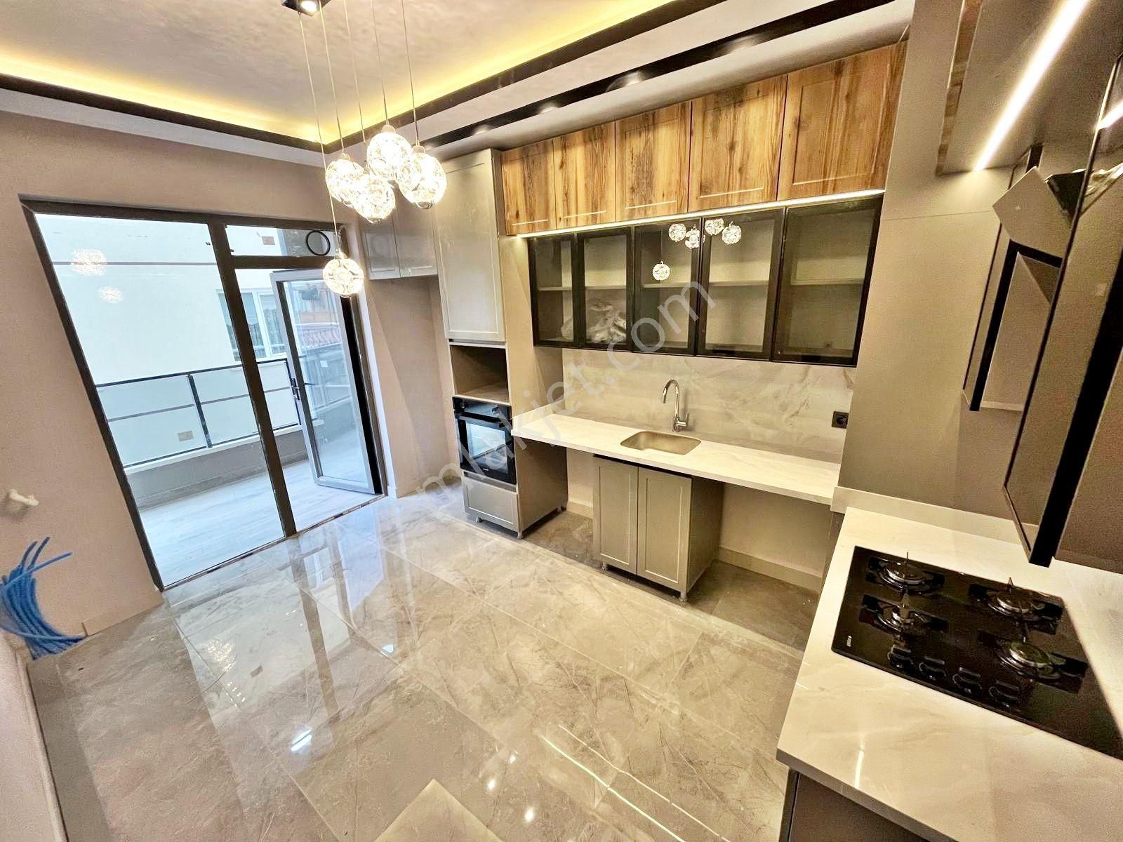 Etlik Merkezde E.banyo G.odalı Ultra Lüks Acil Satılık Sıfır 2+1