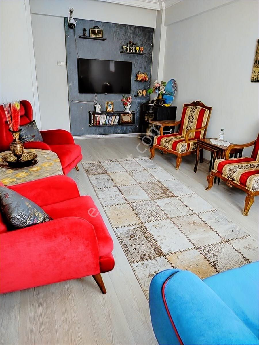 Dokuma Ulus'da Cadde Üzerinde Bulunan 3+1 Asansörlü Arakat - Görsel 4