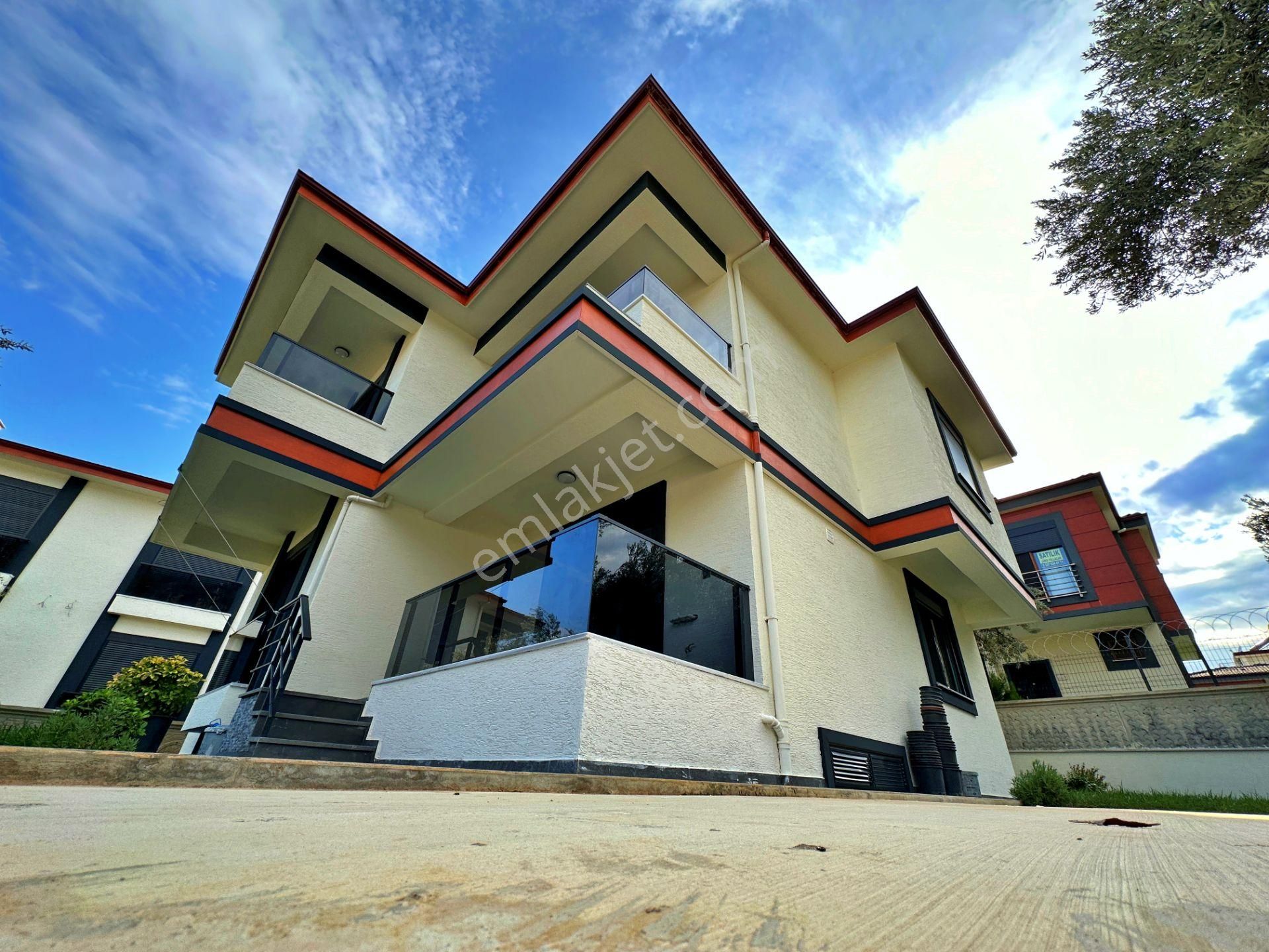 Uytundan Güre Oteller Bölgesinde Mustakil 7+1 Akıllı Lüks Villa - Görsel 9