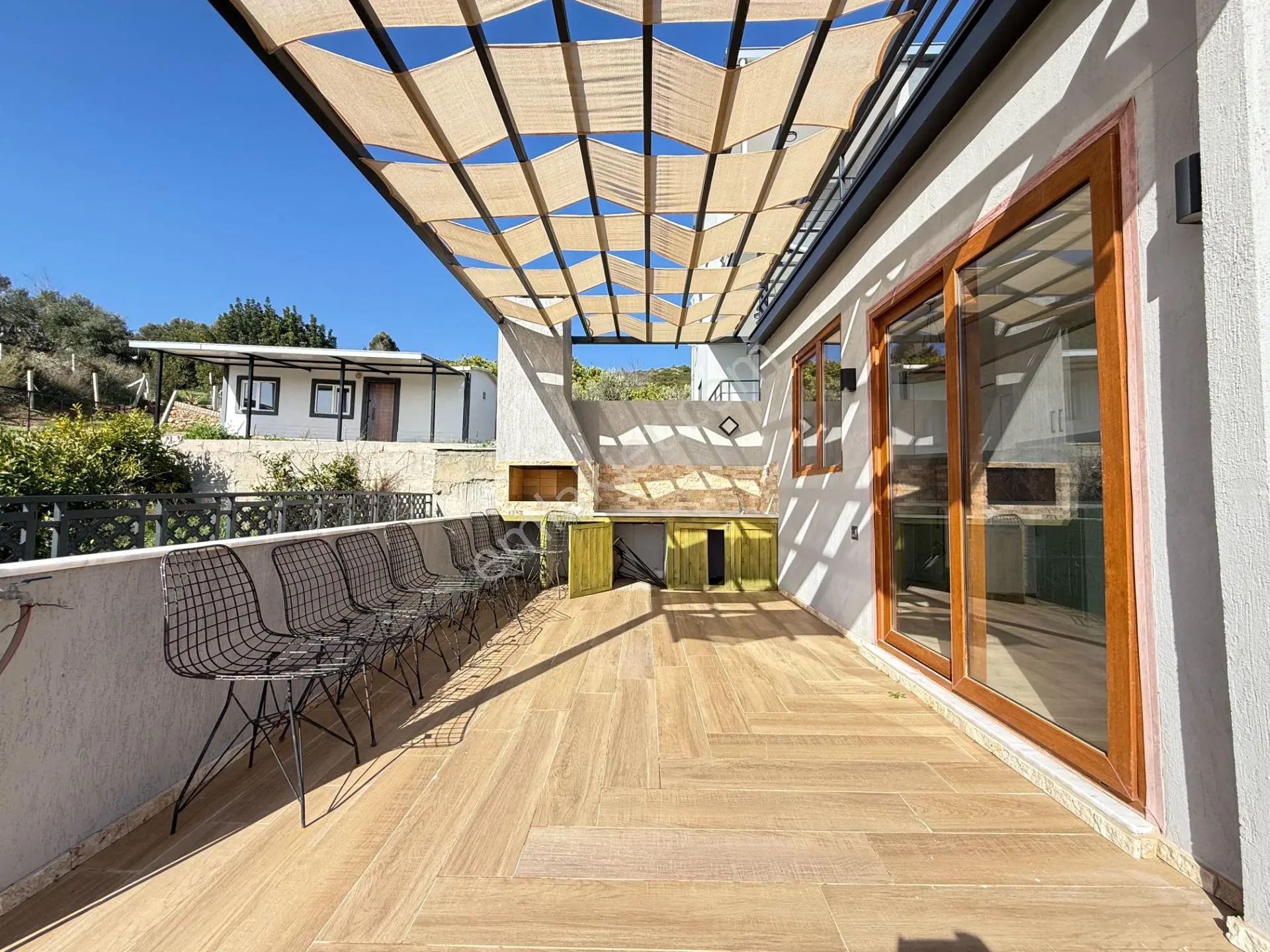 Menderes Gümüldür’de Satılık 200 Metre² Arsa İçinde Prefabrik 2 + 1 Yazlık - Görsel 5