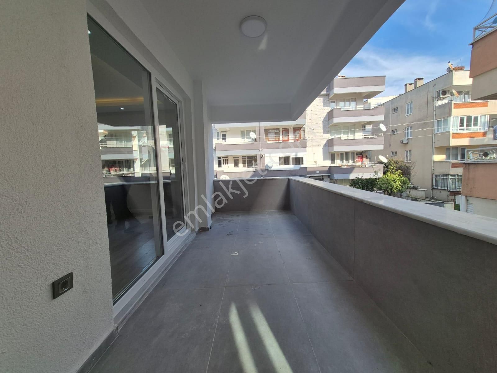Poyraz Gayrimenkul'den Akçay Merkez'de Şık Tasarımlı Arakat 3+1 Daire - Görsel 9