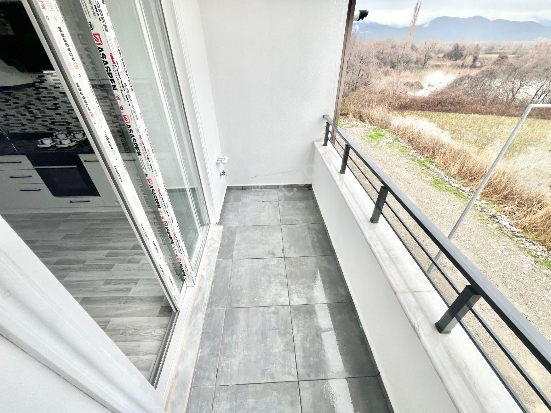 Yükselden Bölgenin En Geniş Ultra Lux Arakat Doğalgazlı 1+1daire - Görsel 2