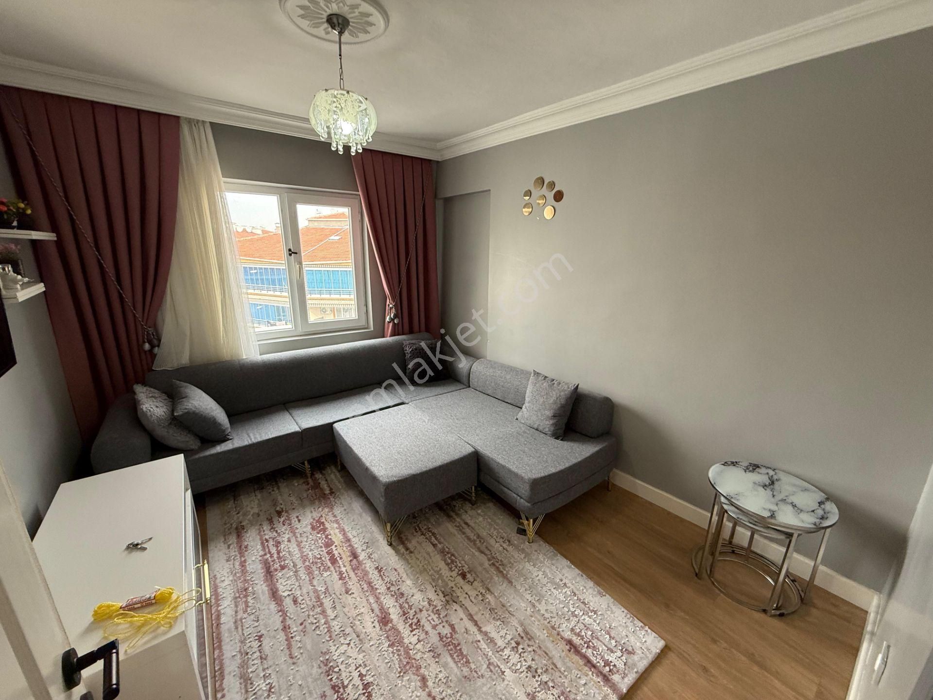 Karapürçek'te Muradiye Lisesi Arkasında Full Yapılı 3+1 3.kat Ön Cephe Satılık Daire !! - Görsel 13