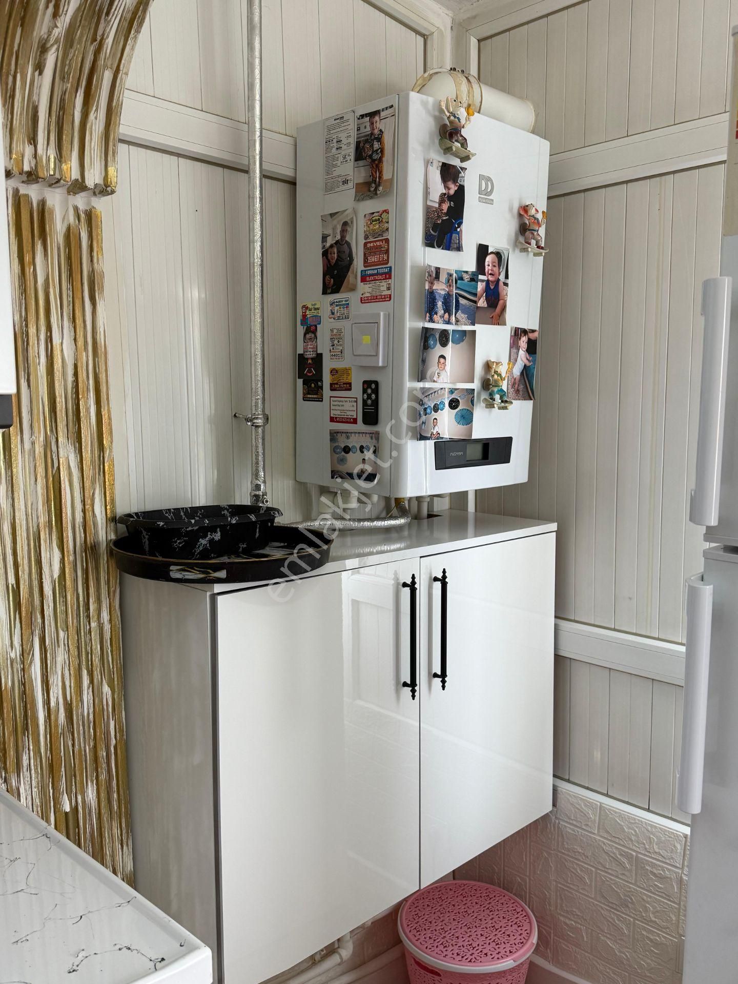 Karapürçek'te Muradiye Lisesi Arkasında Full Yapılı 3+1 3.kat Ön Cephe Satılık Daire !! - Görsel 8