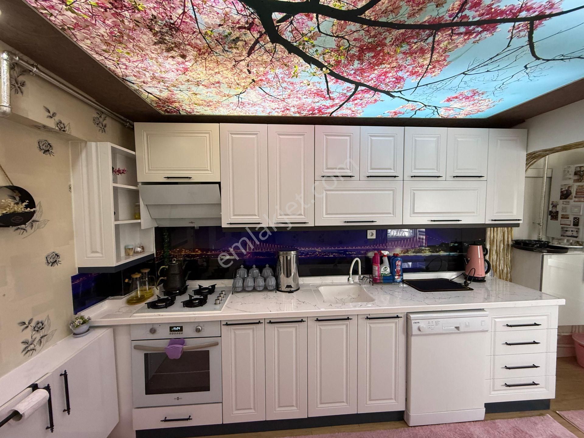 Karapürçek'te Muradiye Lisesi Arkasında Full Yapılı 3+1 3.kat Ön Cephe Satılık Daire !! - Görsel 4