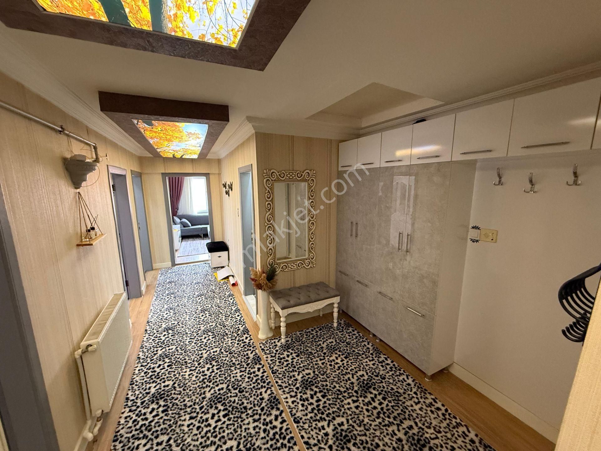 Karapürçek'te Muradiye Lisesi Arkasında Full Yapılı 3+1 3.kat Ön Cephe Satılık Daire !! - Görsel 23