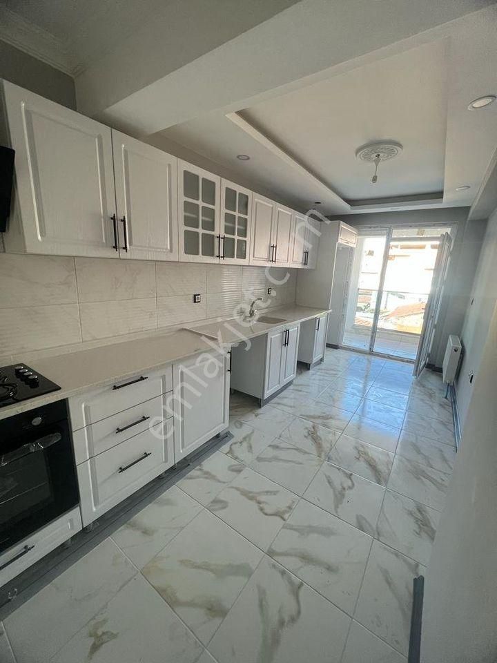 Beylikdüzü Merkezde İster Yatırımlık İster Oturumluk 2+1 Dairemiz