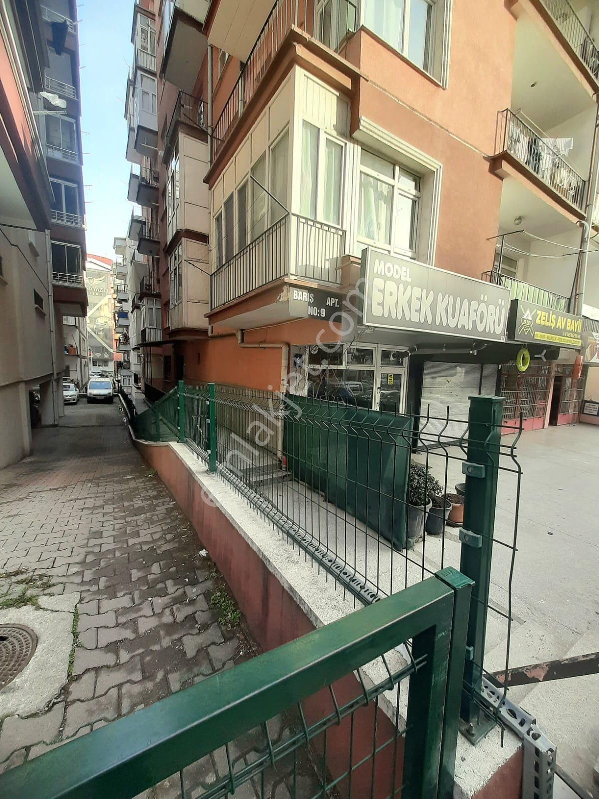 Demetevler 398. Caddede Vatana Yakın Satılık 2+1 Daire - Görsel 2