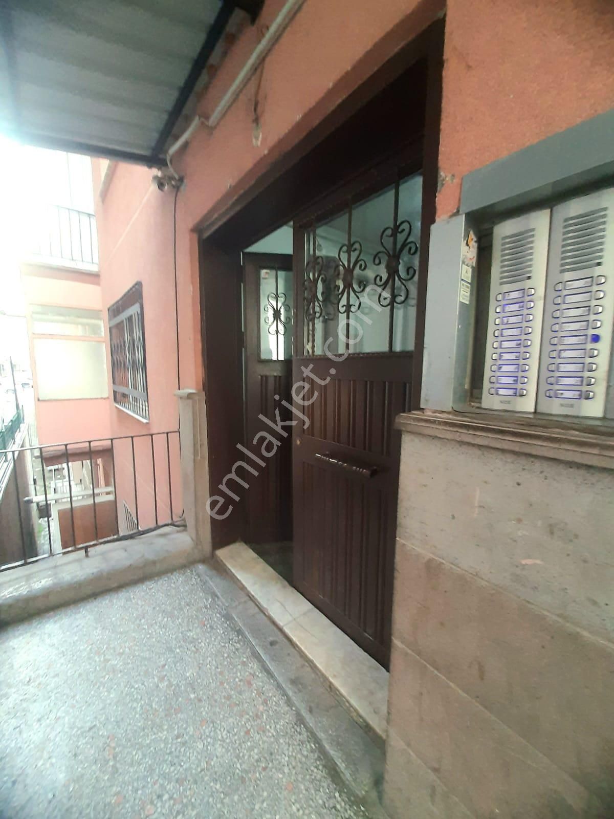 Demetevler 398. Caddede Vatana Yakın Satılık 2+1 Daire - Görsel 3