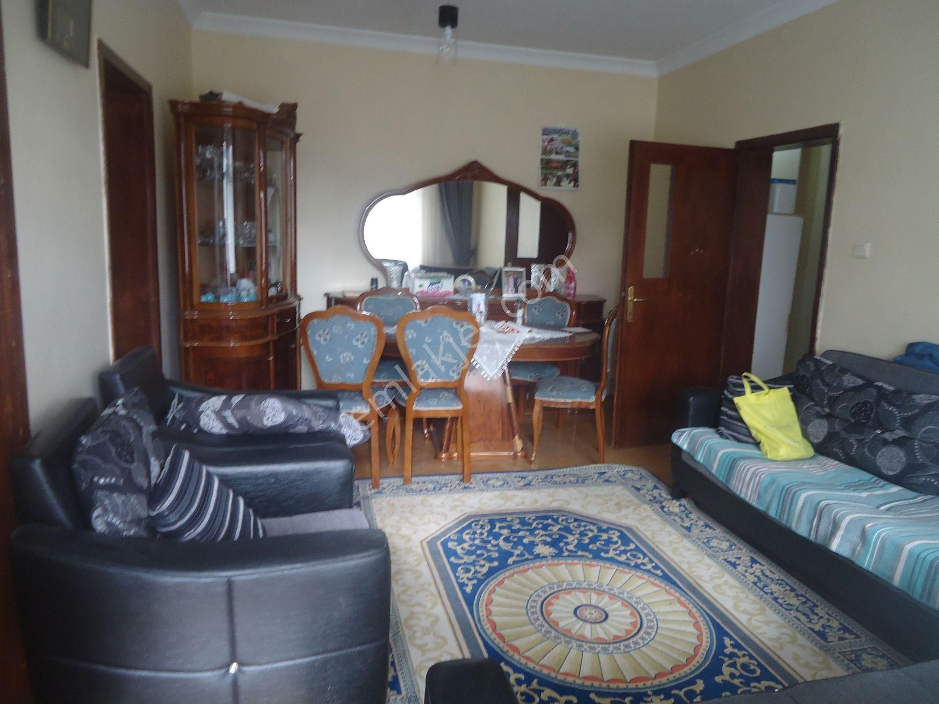 Aydınlıkevlerde 3+1 Satılık Daire Gizem Emlaktan