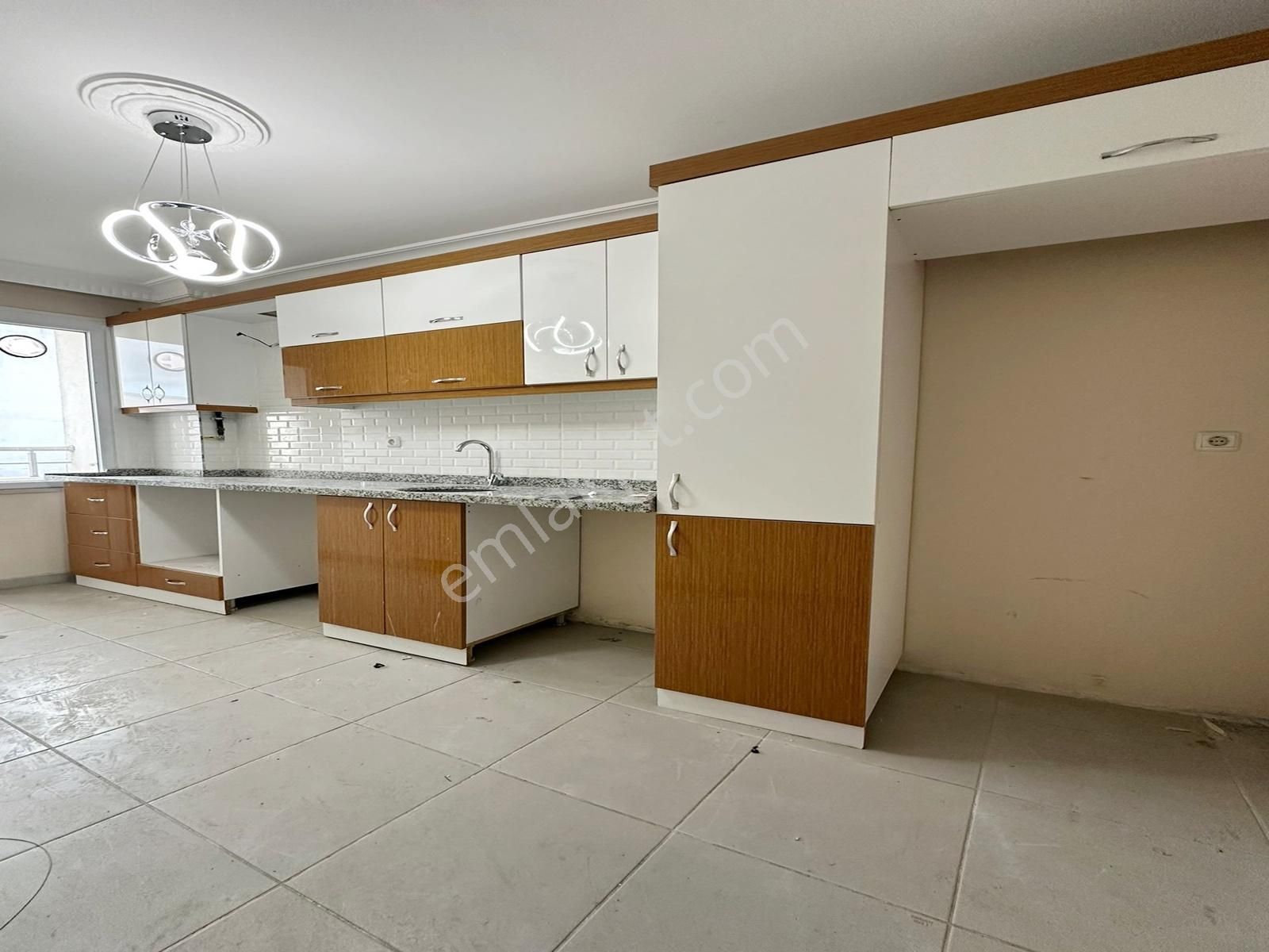 Devlet Hastanesine 5dk İskanlı 110m² 2+1 2. Kat Satılık Daire - Görsel 5