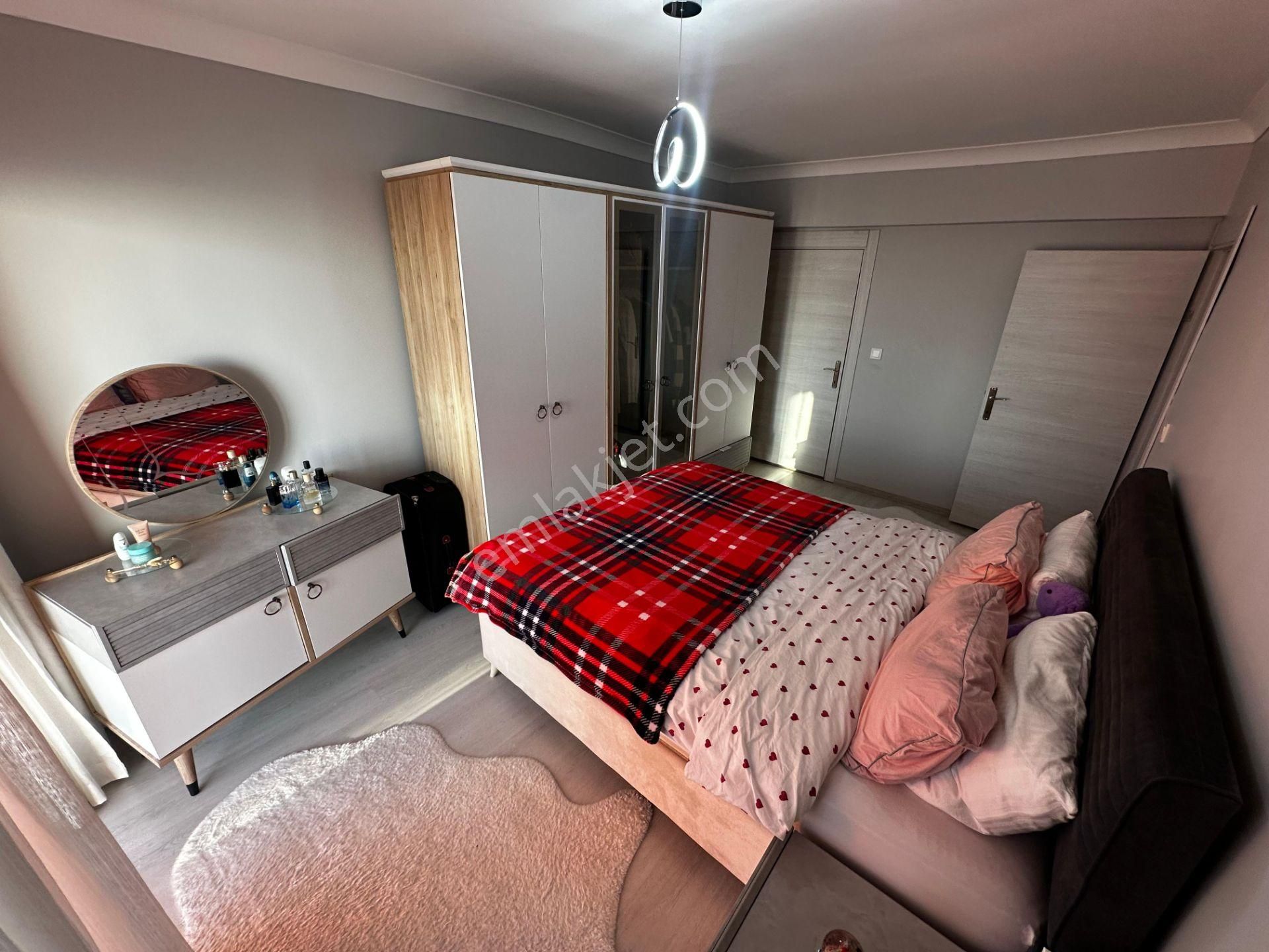 Kariyer'den Site İçinde Ultra Lux 2 Teras Balkonlu Full Manzaralı 3+1 Daire - Görsel 19