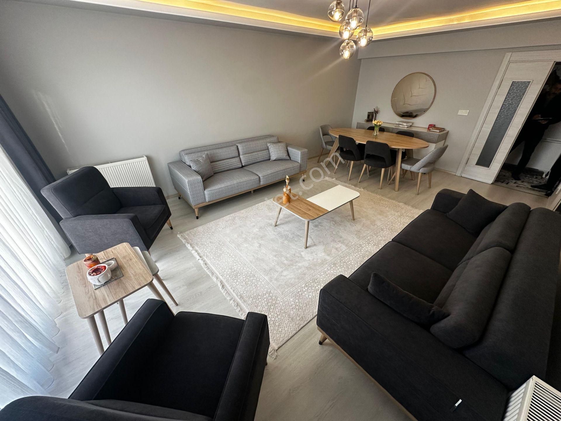 Kariyer'den Site İçinde Ultra Lux 2 Teras Balkonlu Full Manzaralı 3+1 Daire - Görsel 5