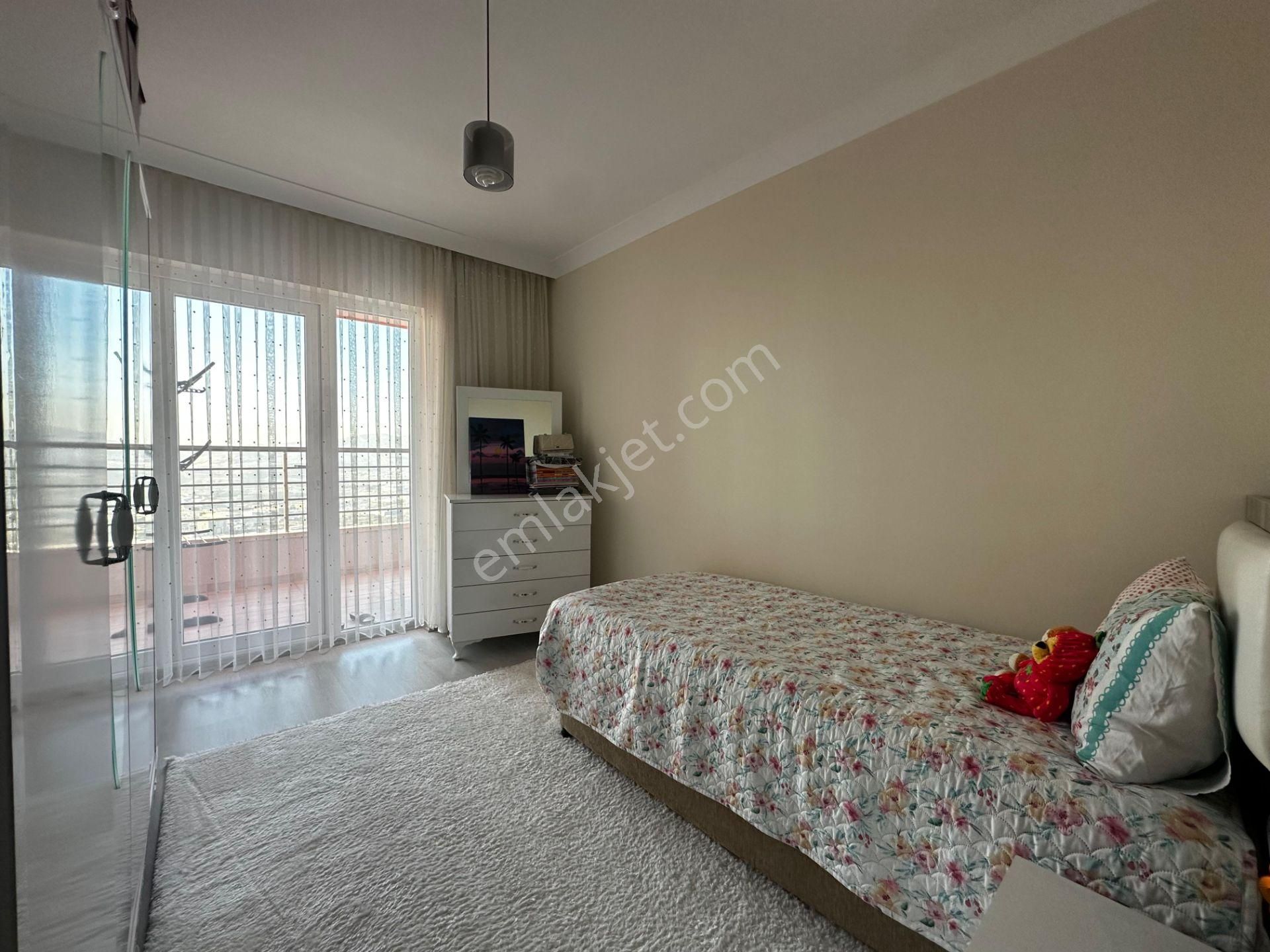 Kariyer'den Site İçinde Ultra Lux 2 Teras Balkonlu Full Manzaralı 3+1 Daire - Görsel 27