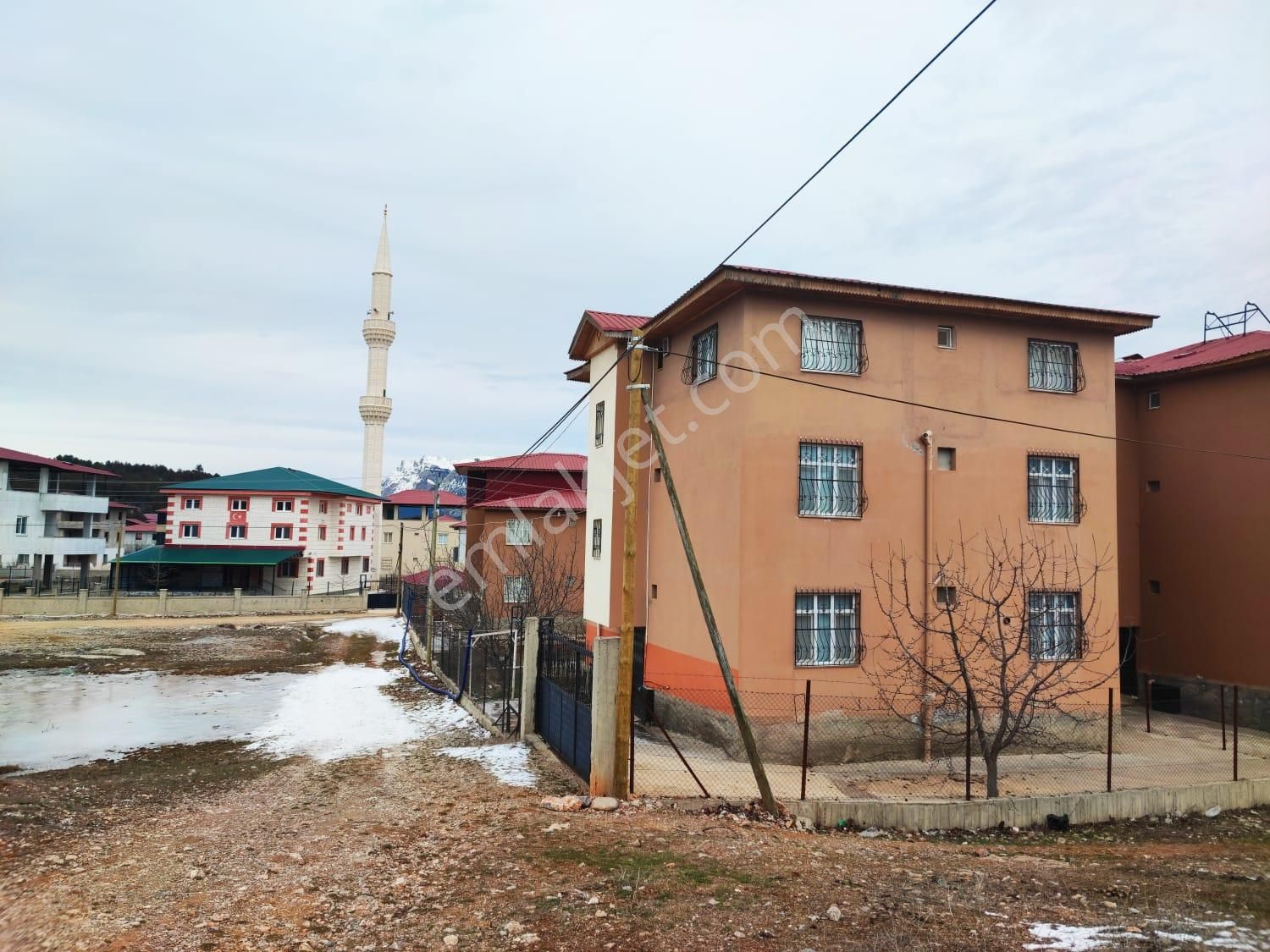 Kar Emlaktan Akçatekir Nohutlukta 386 M2 Arsa İçinde 3 Katlı 9+3 Müstakil Ev - Görsel 33