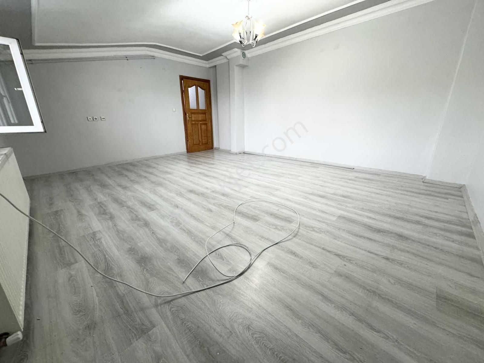 Yoldaş İnşaat'tan Kiralık 120 M2 Çatı Katı Daire Çatısı Beton - Görsel 7