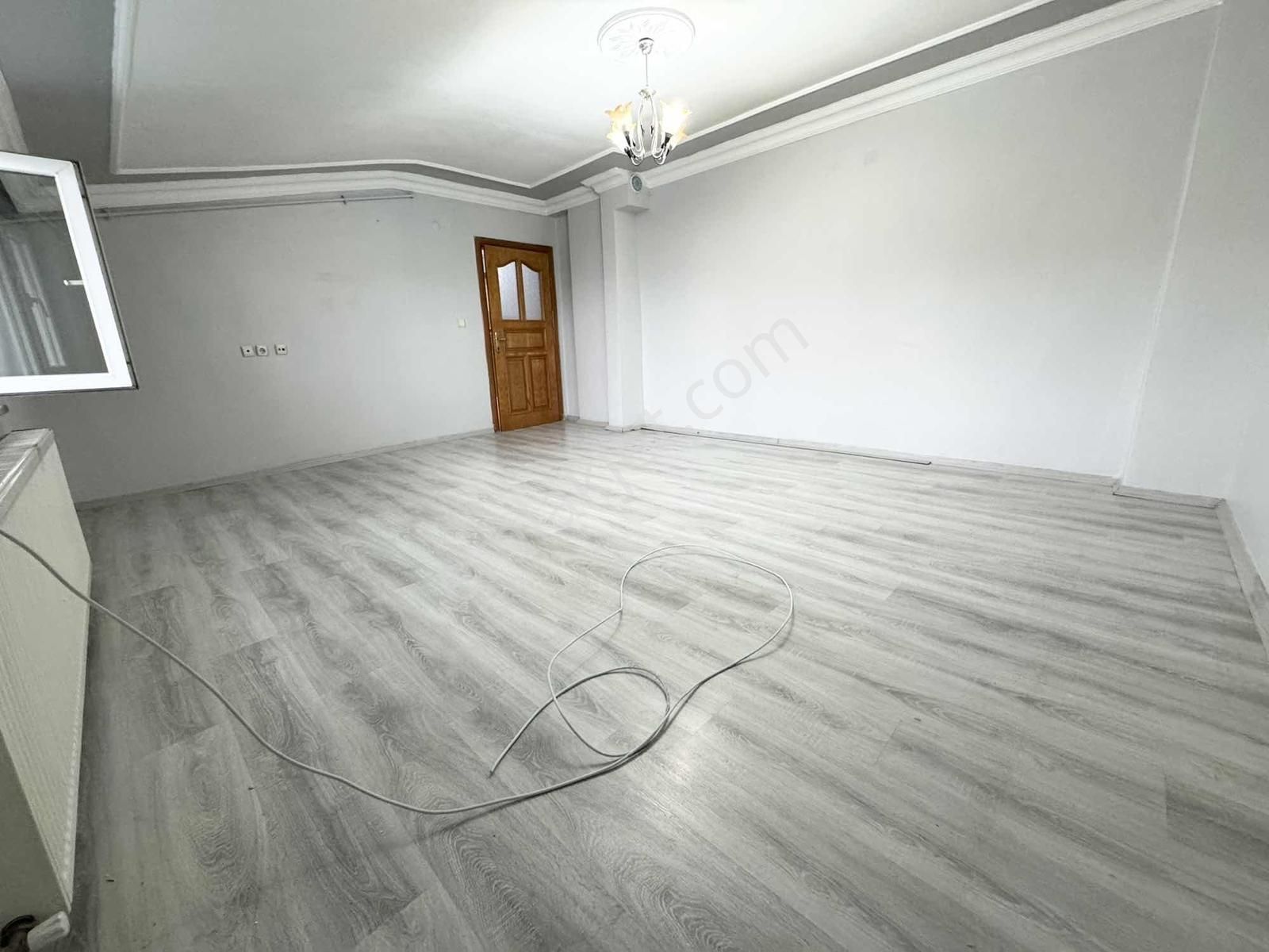 Yoldaş İnşaat'tan Kiralık 120 M2 Çatı Katı Daire Çatısı Beton - Görsel 14