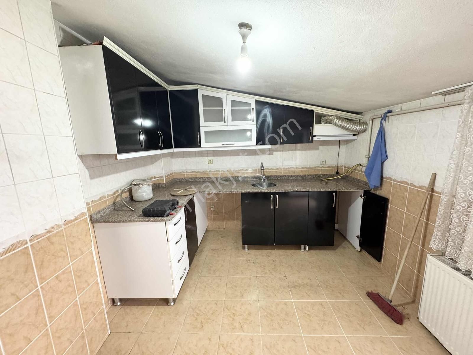 Yoldaş İnşaat'tan Kiralık 120 M2 Çatı Katı Daire Çatısı Beton - Görsel 34