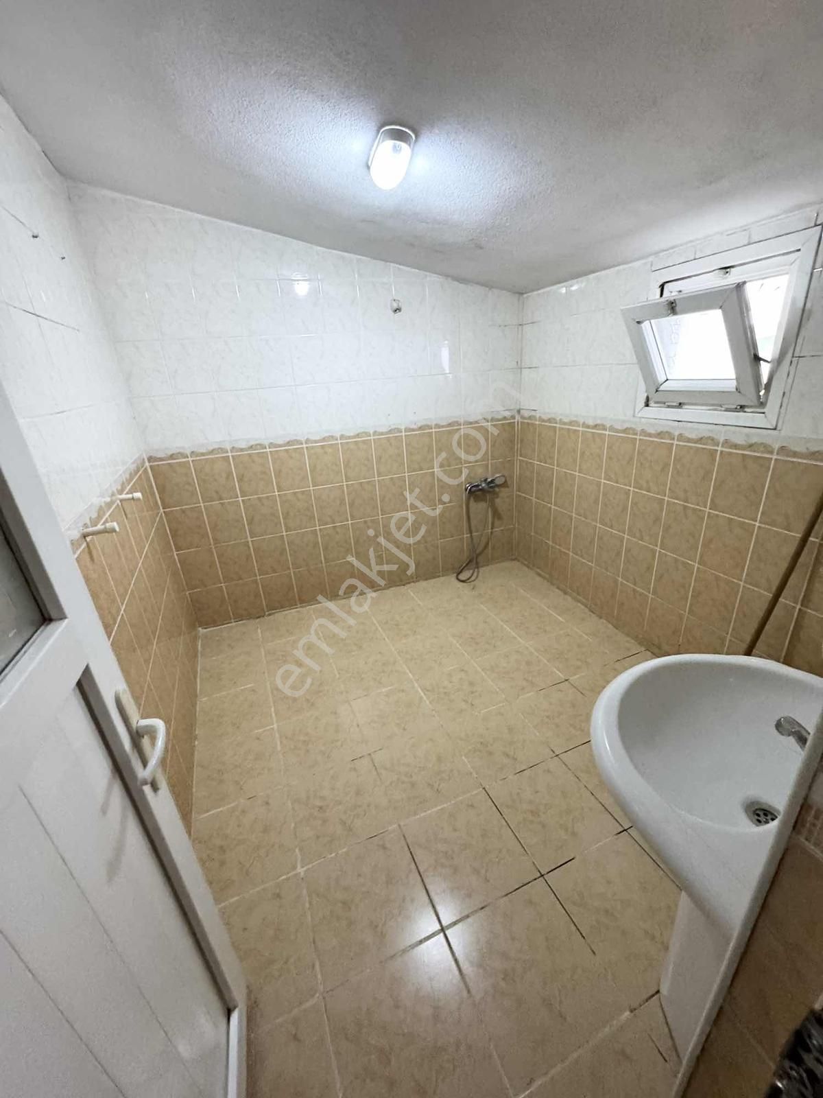 Yoldaş İnşaat'tan Kiralık 120 M2 Çatı Katı Daire Çatısı Beton - Görsel 22