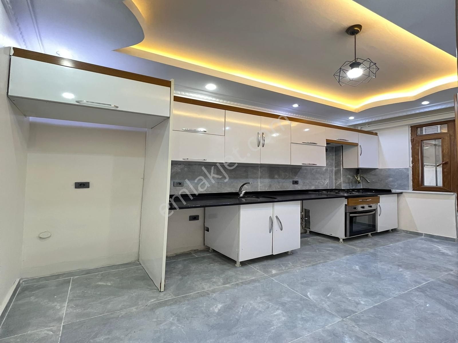 Metrobüse Yürüme Mesafesinde 3+1 Masrafsız Satılık Bahçe Katı !! - Görsel 8