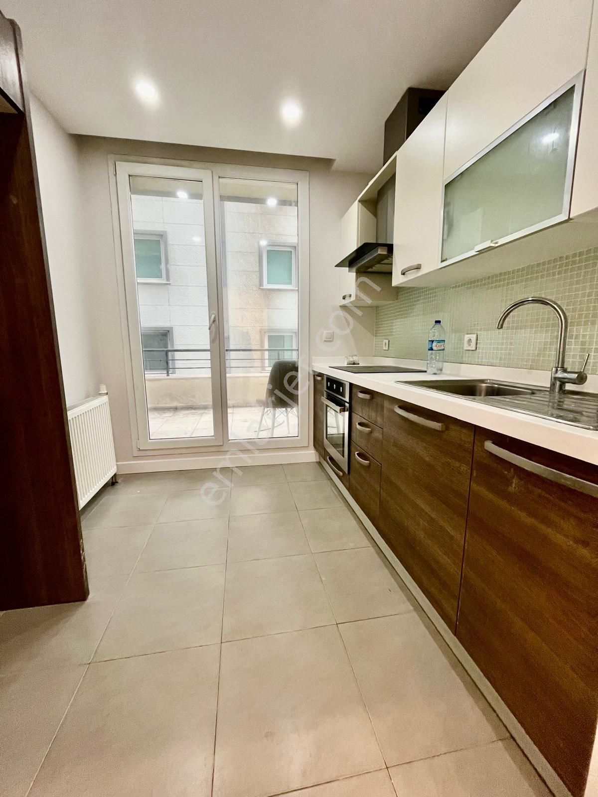 Beylikdüzü'nde Teraslı Lüks 1+1 Sosyal Alanlı Modern Residence - Görsel 3