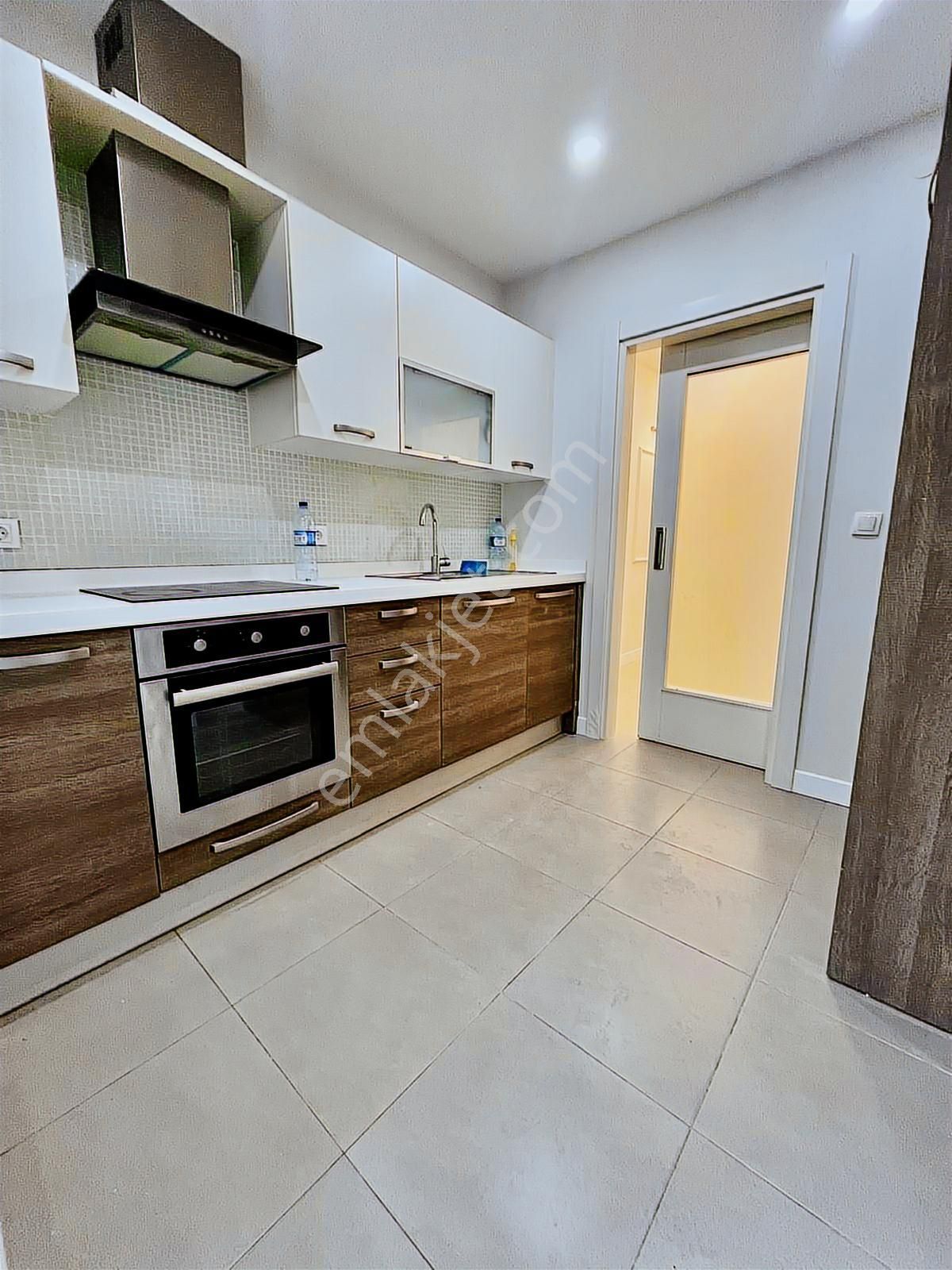 Beylikdüzü'nde Teraslı Lüks 1+1 Sosyal Alanlı Modern Residence - Görsel 14