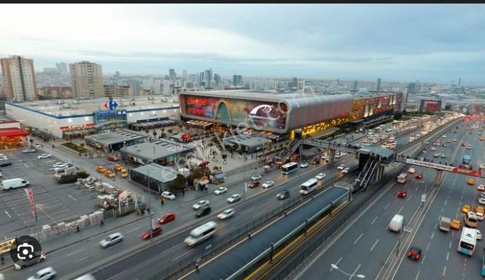 Beylikdüzü'nde Teraslı Lüks 1+1 Sosyal Alanlı Modern Residence - Görsel 34