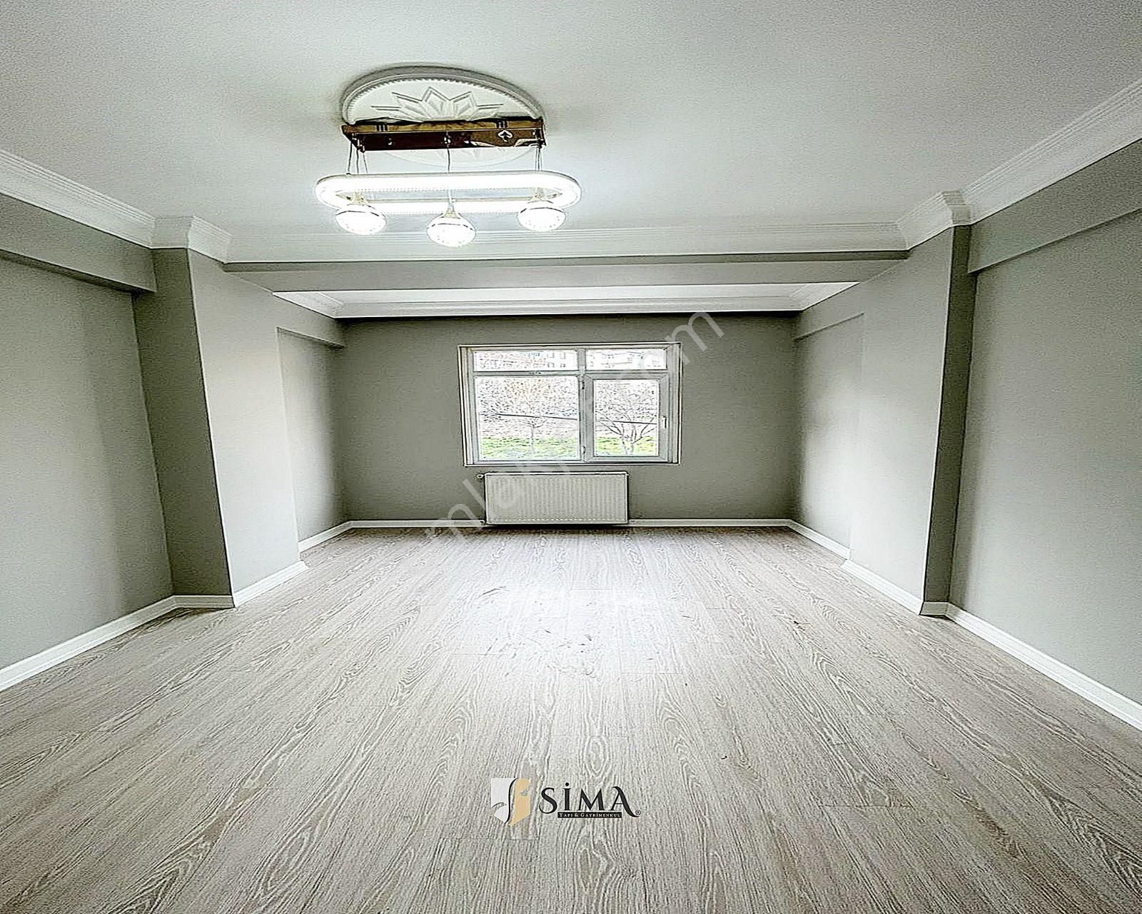 Cadde Üzeri Metrobüse 5dk! Aile Binasında Balkonlu Arakat Daire - Görsel 2