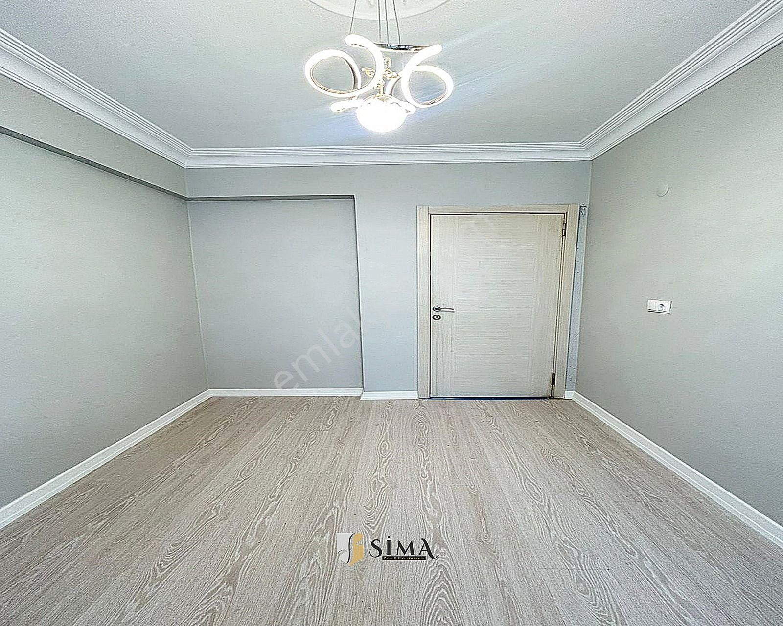 Cadde Üzeri Metrobüse 5dk! Aile Binasında Balkonlu Arakat Daire - Görsel 5